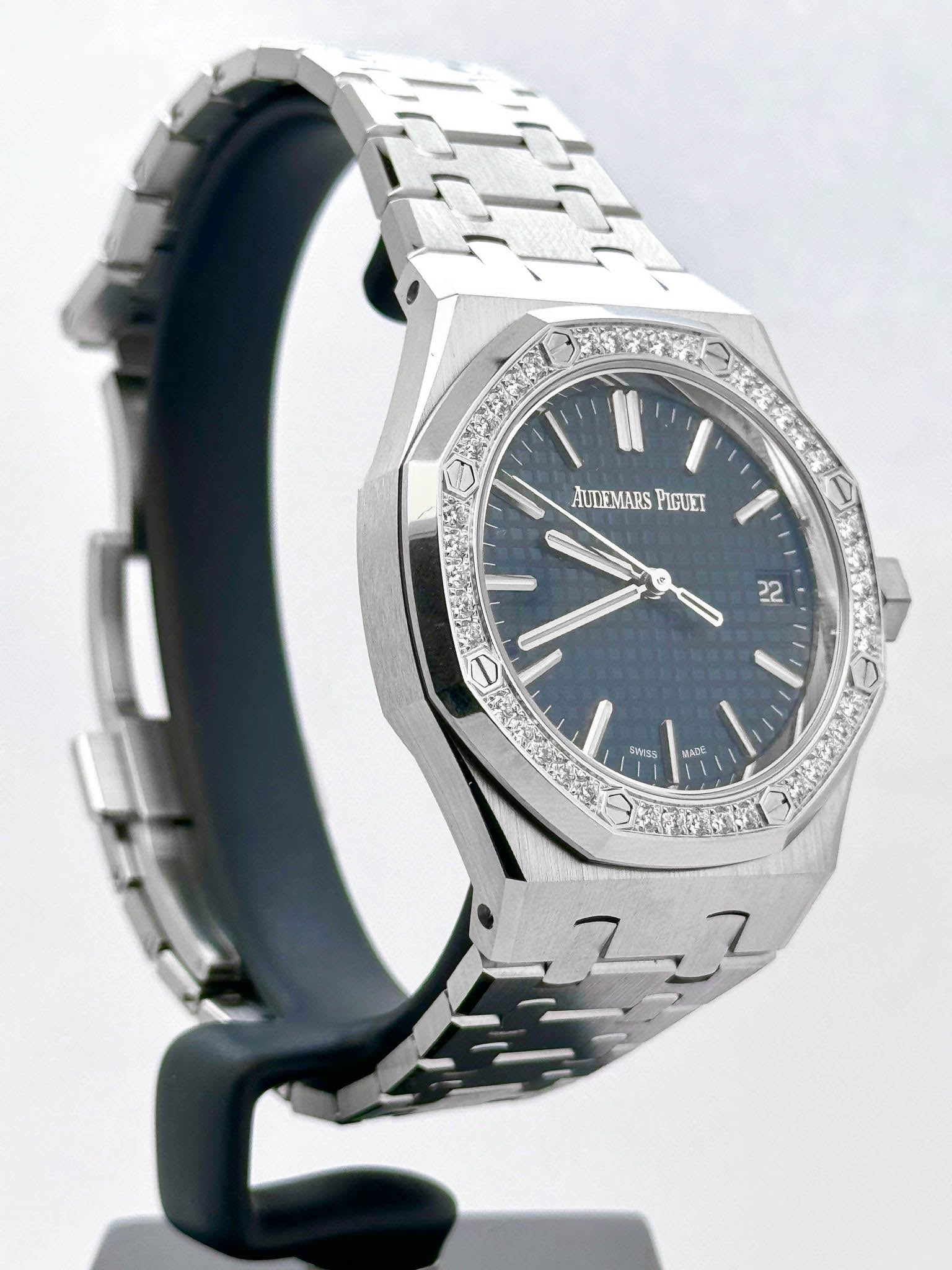 ROYAL OAK 37MM 15551 BLUE DIAL DIAMOND BEZEL (2025)