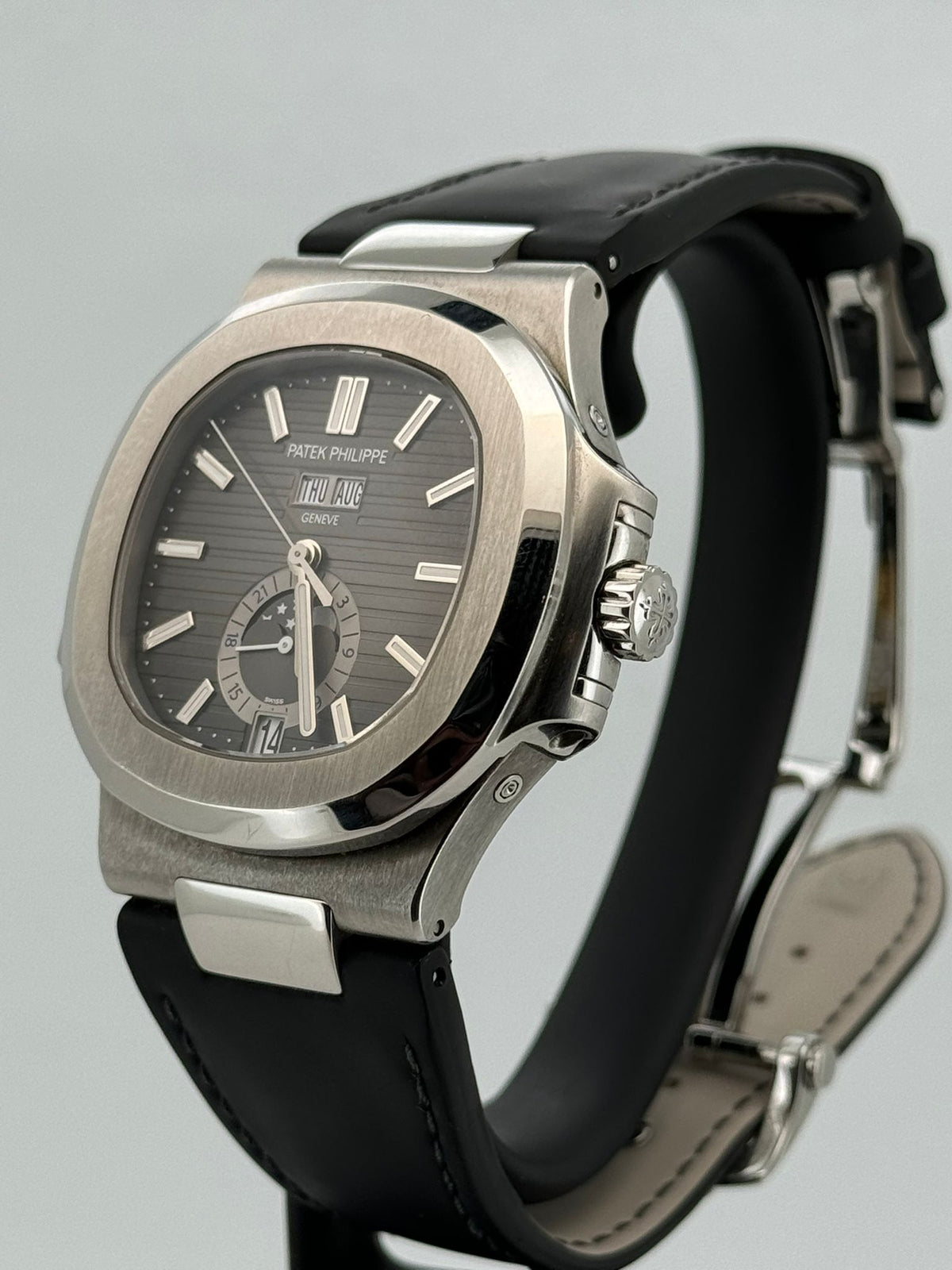 NAUTILUS 5726A ANNUAL CALENDAR MOONPHASE (2015)