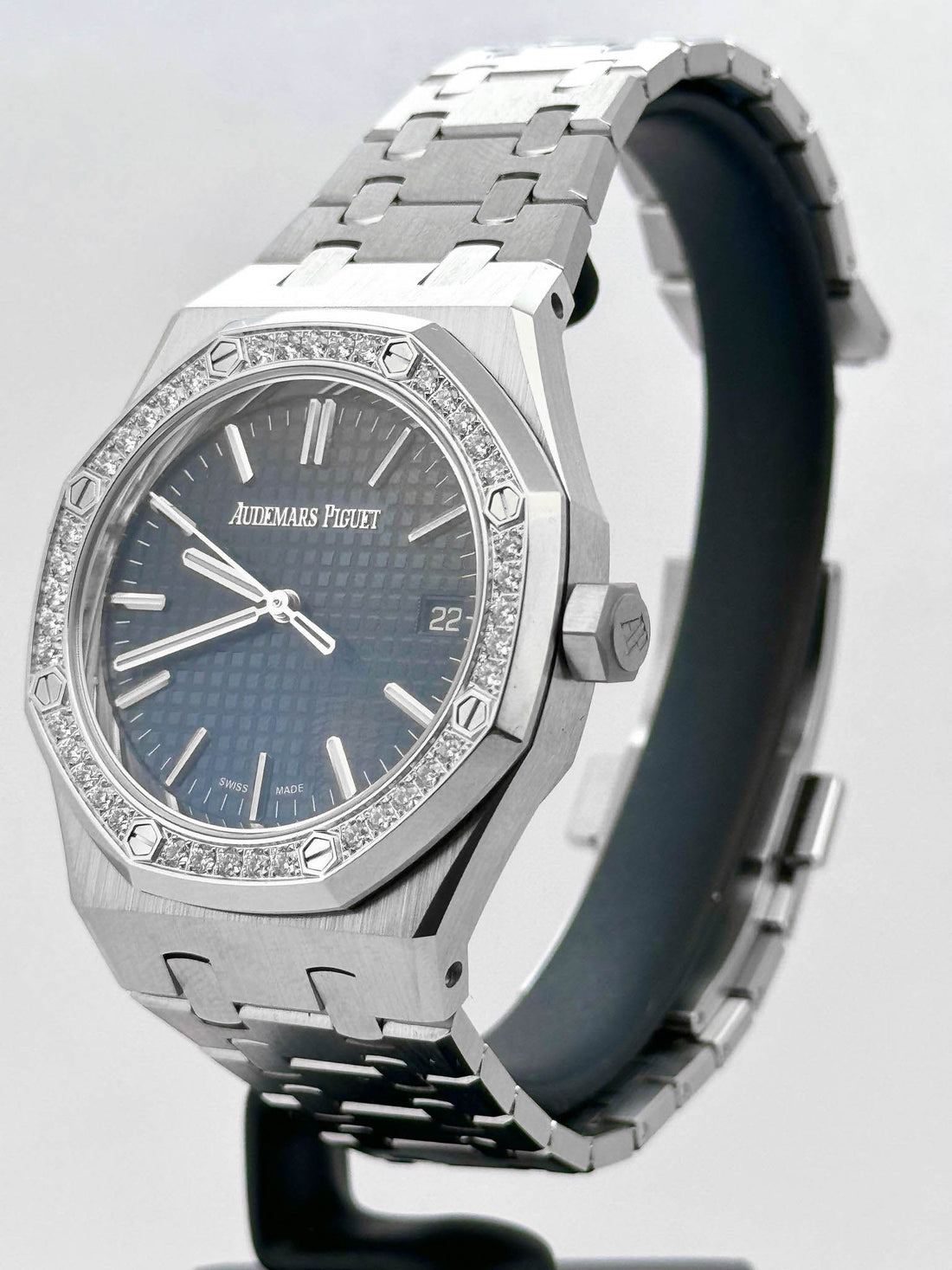 ROYAL OAK 37MM 15551 BLUE DIAL DIAMOND BEZEL (2025)