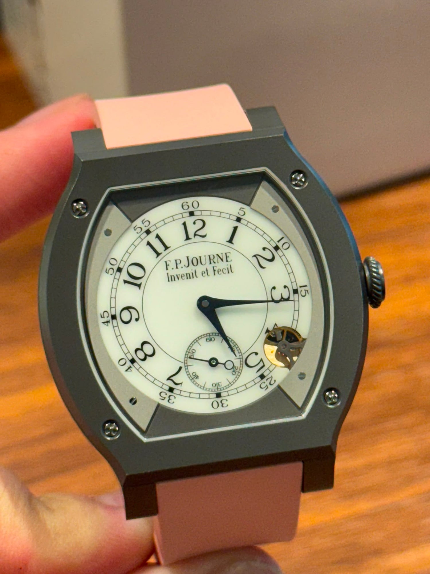 ELEGANTE 48MM TITANIUM (2023)