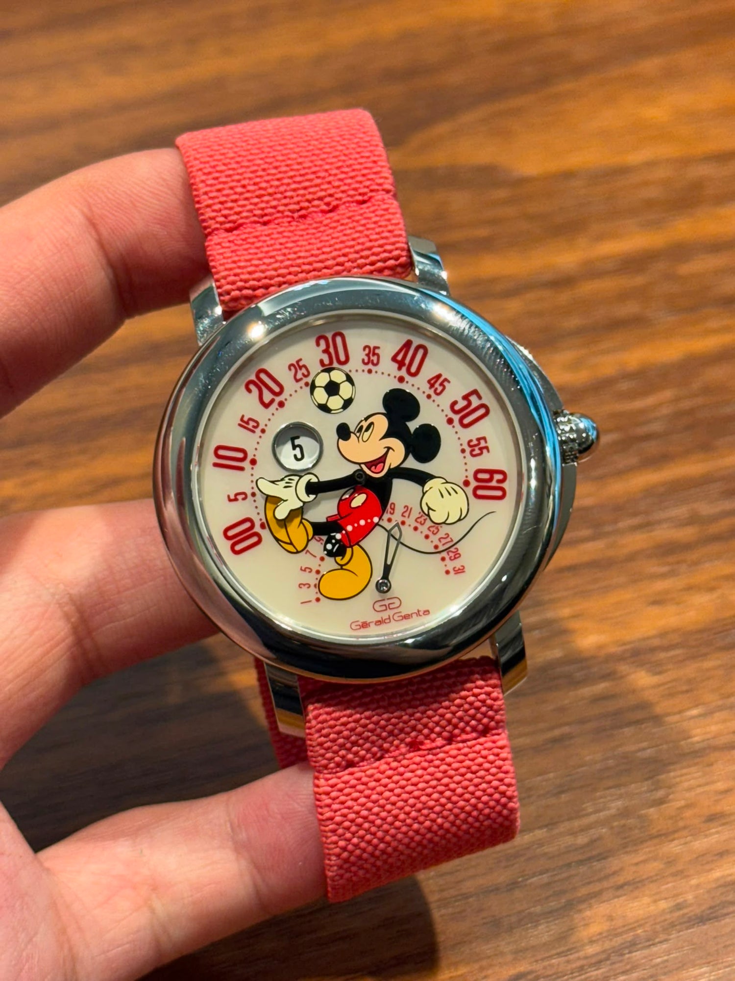 ARENA BI-RETROGRADE MICKEY MOUSE PLAYING FOOTBALL MOP DIAL LIMITED EDITION