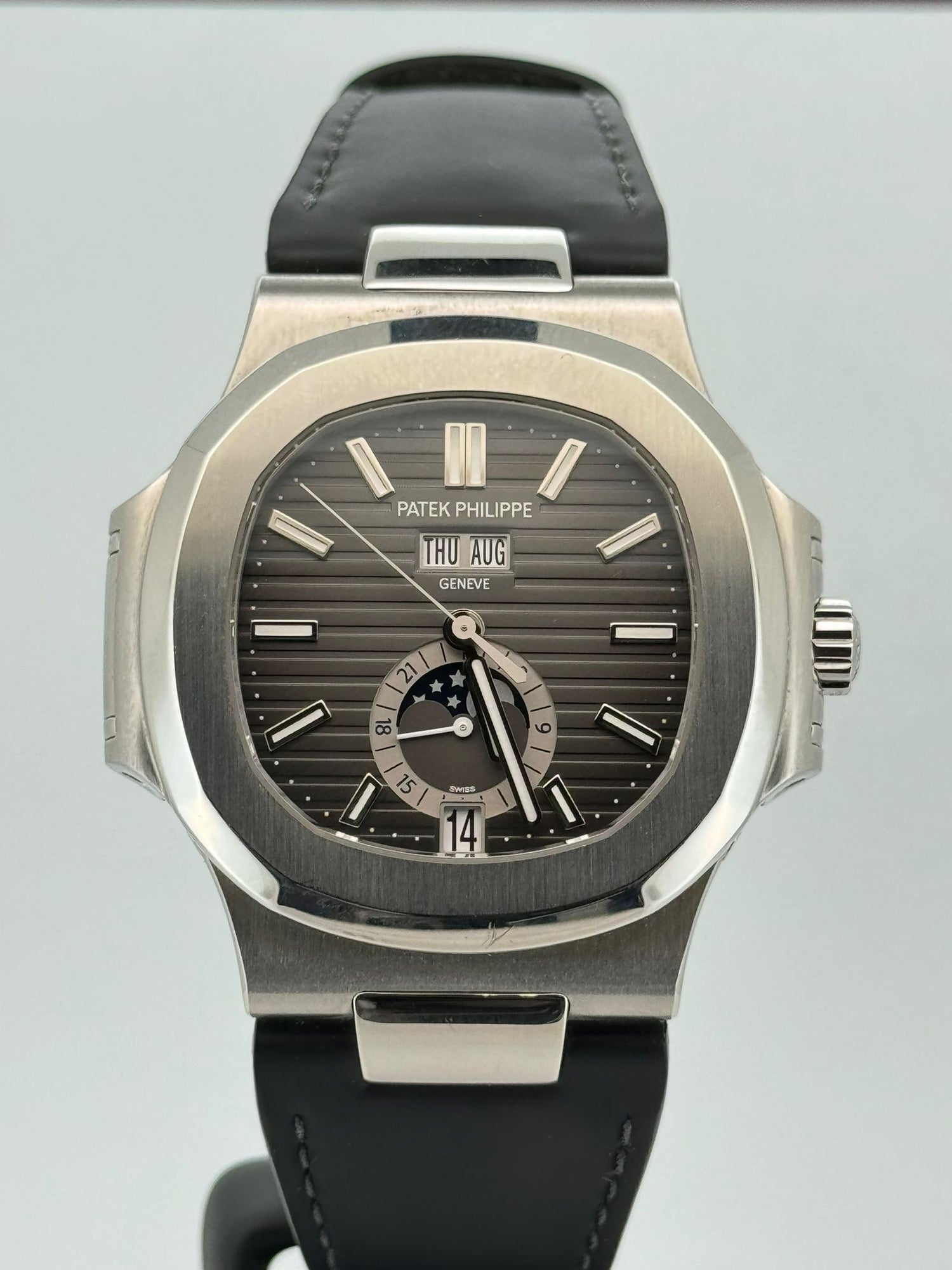 NAUTILUS 5726A ANNUAL CALENDAR MOONPHASE (2015)