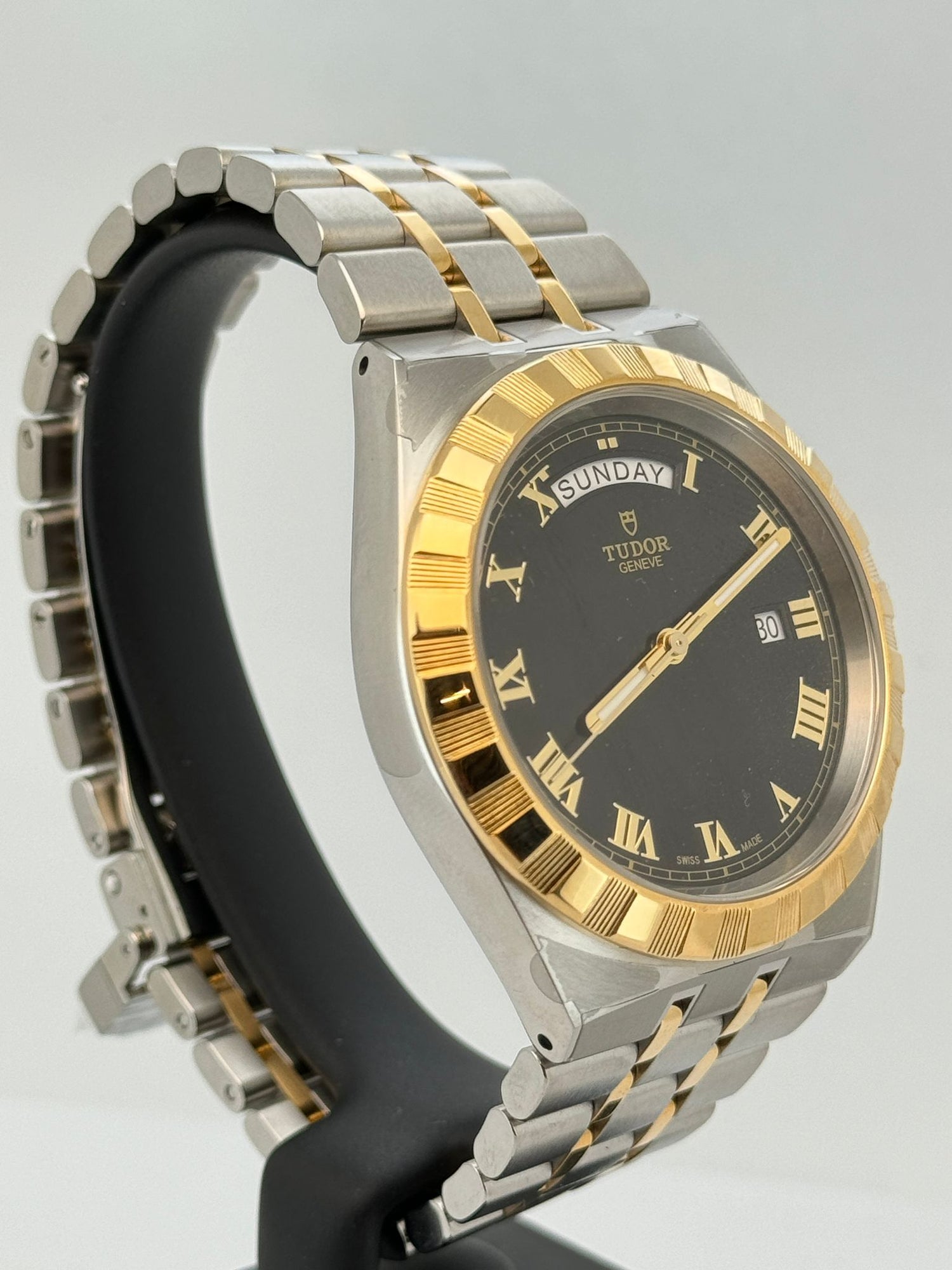ROYAL 41MM DAY DATE TWOTONE YELLOWGOLD BLACK ROMAN DIAL (2025)