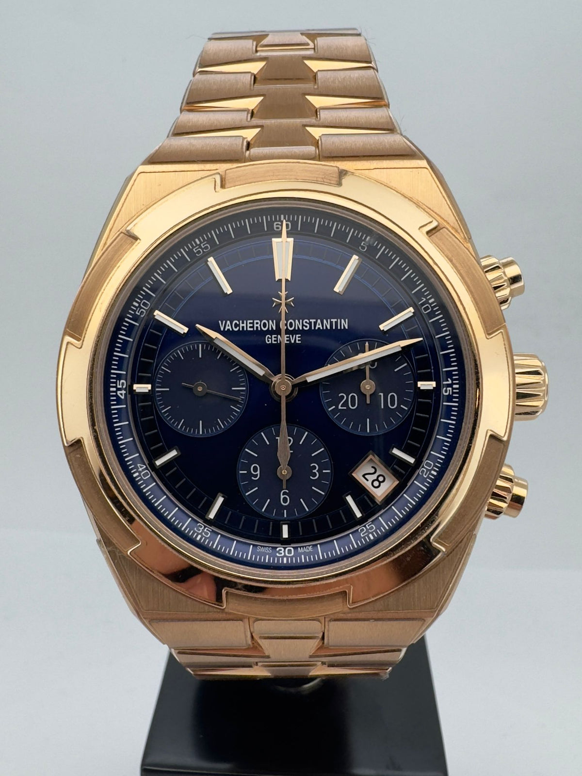 OVERSEAS ROSEGOLD CHRONOGRAPH BLUE DIAL (2024)